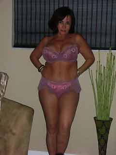 a single girl looking for men in Niles, Illinois