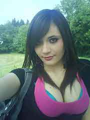 couple looking for a girl in Askov, Minnesota